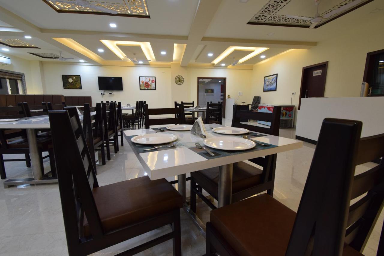 The Sky Imperial- Hotel Gopal Darshan Nathdwara Bagian luar foto