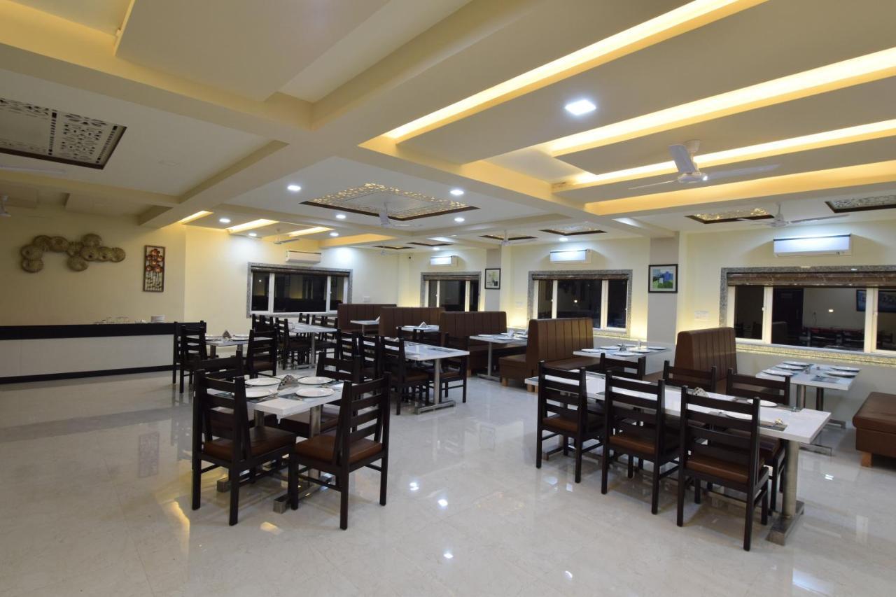 The Sky Imperial- Hotel Gopal Darshan Nathdwara Bagian luar foto