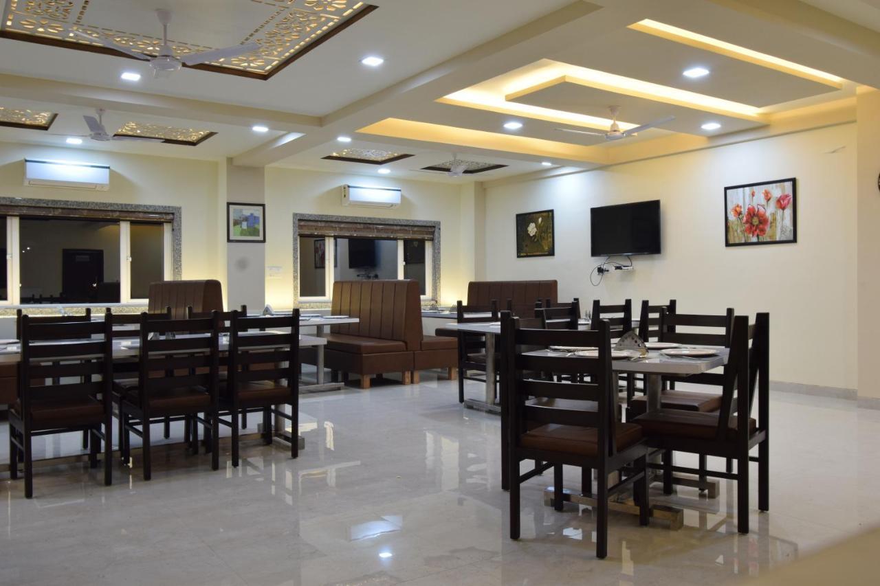 The Sky Imperial- Hotel Gopal Darshan Nathdwara Bagian luar foto